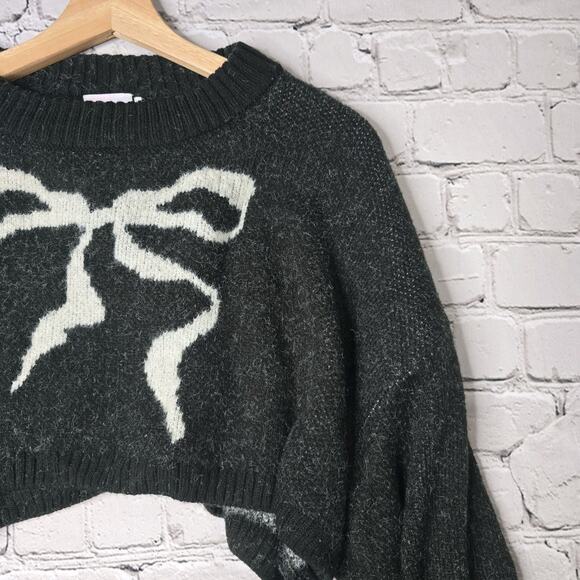 Out From Under Cozy Up Cropped Black Gray Sweater Bow Motif Size Medium - Picture 4 of 12